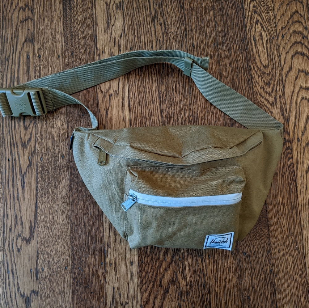 Herschel Seventeen Hip Pack